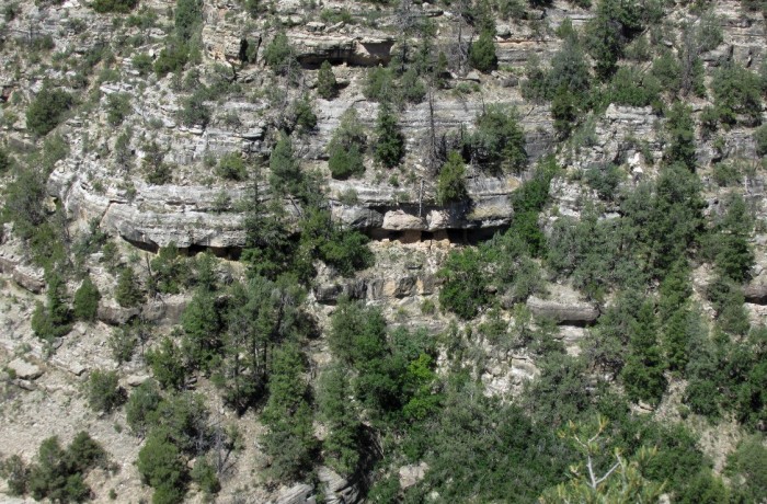 Walnut Canyon Cliff dwelling.jpg